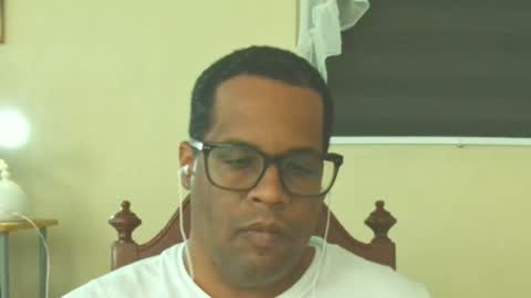 Snapshot of toni2814 chatting on June 4, 2:12 pm Antonio online show from June 4, 2:12 pm