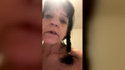 toni6967 online show from December 4, 4:22 am