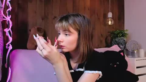 Melissa online show from June 19, 8:23 pm