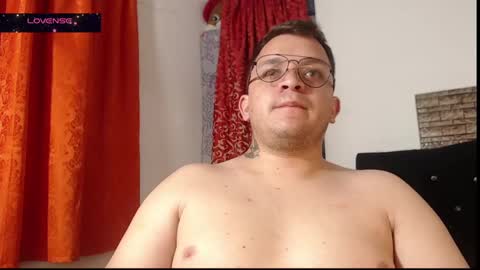 Snapshot of tonny_landri chatting on December 17, 6:02 am Tonny Landri online show from December 17, 6:02 am