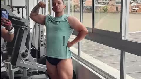 Snapshot of tonny_landri chatting on January 10, 5:58 am Tonny Landri online show from January 10, 5:58 am