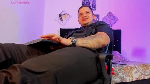 Snapshot of tonny_landri chatting on October 11, 6:23 am Tonny Landri online show from October 11, 6:23 am