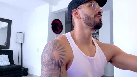 tony muscle1 online show from October 26, 4:46 pm