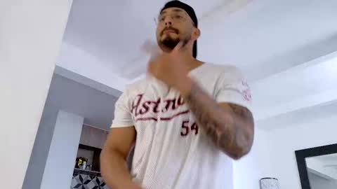 tony muscle1 online show from February 13, 8:16 pm