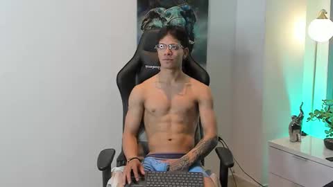 tony_petrov online show from November 6, 4:24 am