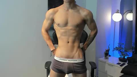 tony_petrov online show from November 25, 1:33 pm