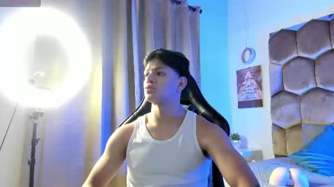 Snapshot of tony_petrov chatting on July 4, 4:18 am tony_petrov online show from July 4, 4:18 am