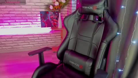 tonya_gray online show from December 22, 12:39 am