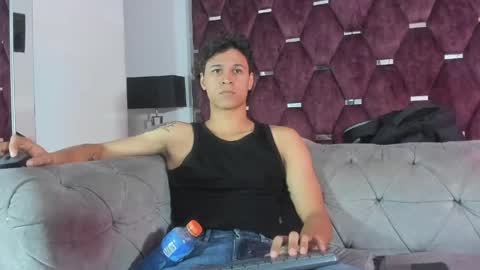 Snapshot of tonybenedetti chatting on June 8, 8:20 pm Tony Benedetti online show from June 8, 8:20 pm