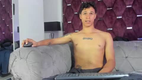 Snapshot of tonybenedetti chatting on June 11, 12:32 am Tony Benedetti online show from June 11, 12:32 am