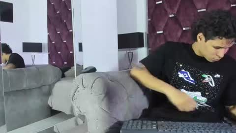 Snapshot of tonybenedetti chatting on June 16, 8:33 pm Tony Benedetti online show from June 16, 8:33 pm