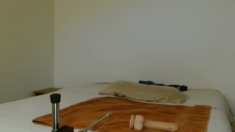 Snapshot of tonycrd chatting on December 2, 3:47 am tonycrd online show from December 2, 3:47 am