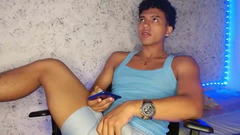 tonydesire_ online show from May 5, 7:33 pm