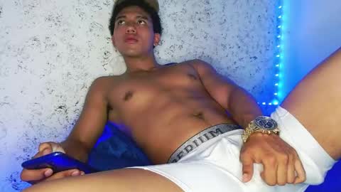 tonydesire_ online show from May 20, 7:53 pm