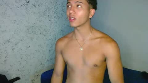 tonydesire_ online show from May 26, 7:43 pm