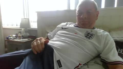 Snapshot of tonygibbson62 chatting on June 23, 3:10 pm tonygibbson62 online show from June 23, 3:10 pm