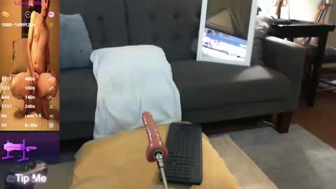 Snapshot of tonyluv3000 chatting on September 26, 2:32 pm Tony Luv Fuck Machine online show from September 26, 2:32 pm