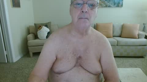 Snapshot of tonysview12000 chatting on October 2, 6:15 pm tonysview12000 online show from October 2, 6:15 pm