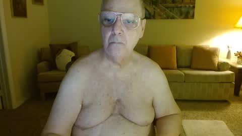 Snapshot of tonysview12000 chatting on December 15, 12:48 am tonysview12000 online show from December 15, 12:48 am