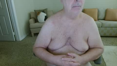 Snapshot of tonysview12000 chatting on December 19, 6:15 pm tonysview12000 online show from December 19, 6:15 pm