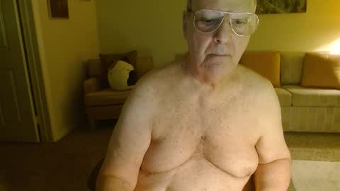 Snapshot of tonysview12000 chatting on December 21, 1:13 am tonysview12000 online show from December 21, 1:13 am