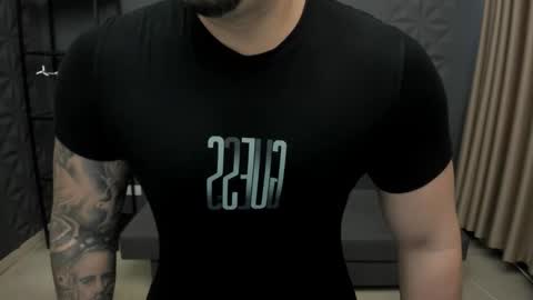 Snapshot of tonywilcoxx chatting on October 24, 5:26 am TonyWilcox online show from October 24, 5:26 am