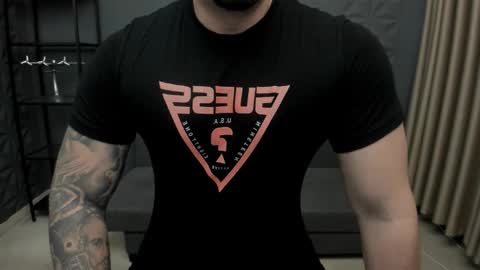 Snapshot of tonywilcoxx chatting on November 3, 6:14 am TonyWilcox online show from November 3, 6:14 am