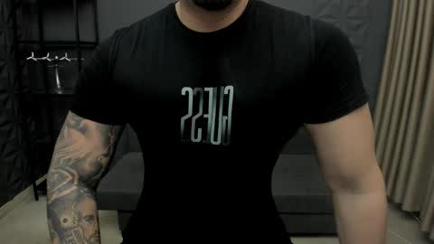 Snapshot of tonywilcoxx chatting on November 11, 6:24 am TonyWilcox online show from November 11, 6:24 am