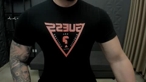 Snapshot of tonywilcoxx chatting on November 12, 5:52 am TonyWilcox online show from November 12, 5:52 am