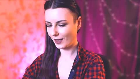 Snapshot of too_beautiful chatting on January 2, 7:07 pm Elizabeth online show from January 2, 7:07 pm