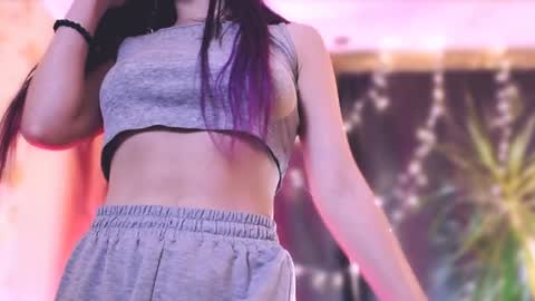 Snapshot of too_beautiful chatting on January 11, 10:18 pm Elizabeth online show from January 11, 10:18 pm