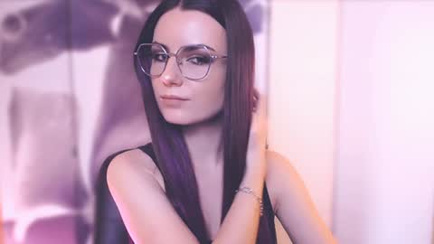 Snapshot of too_beautiful chatting on January 19, 6:10 pm Elizabeth online show from January 19, 6:10 pm