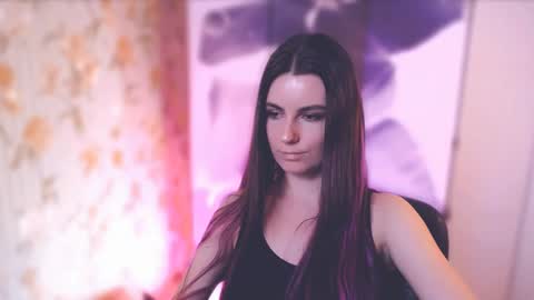 Snapshot of too_beautiful chatting on February 25, 1:50 pm Elizabeth online show from February 25, 1:50 pm