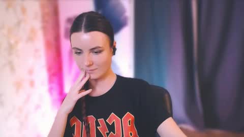 Snapshot of too_beautiful chatting on March 12, 5:17 pm Elizabeth online show from March 12, 5:17 pm