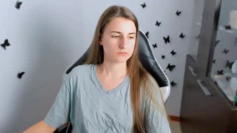 Snapshot of tooboringgirl chatting on September 9, 6:40 pm Alisson online show from September 9, 6:40 pm