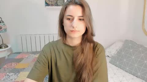 Snapshot of tooboringgirl chatting on December 1, 6:24 pm Alisson online show from December 1, 6:24 pm