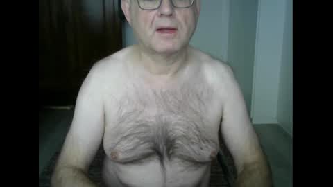 Snapshot of tooohard chatting on December 16, 9:14 am Alex online show from December 16, 9:14 am