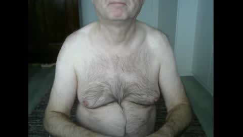 Snapshot of tooohard chatting on February 3, 8:35 am Alex online show from February 3, 8:35 am