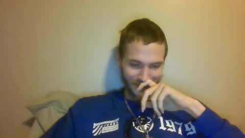 Snapshot of tootall803 chatting on November 19, 3:39 am TooTall803 online show from November 19, 3:39 am