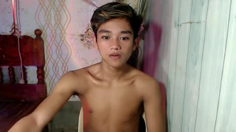 Snapshot of toothlessxx chatting on July 3, 5:47 am jhonrex online show from July 3, 5:47 am