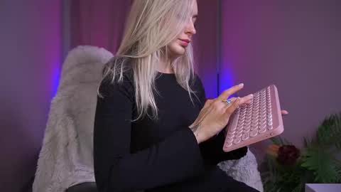 Snapshot of top_grace chatting on October 6, 9:45 pm top_grace online show from October 6, 9:45 pm