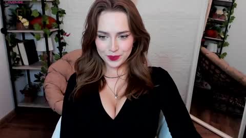 Snapshot of top_twins chatting on December 4, 6:22 am Yara online show from December 4, 6:22 am