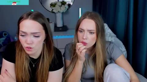 Snapshot of top_twins chatting on December 16, 5:29 pm Yara online show from December 16, 5:29 pm