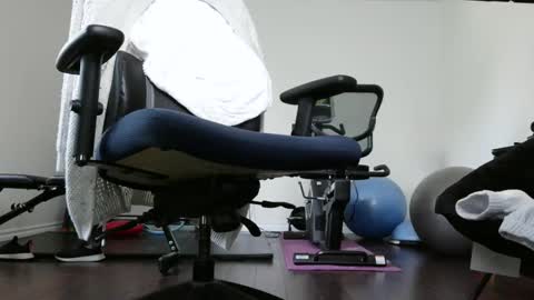 Snapshot of topfloortemptress chatting on October 2, 3:30 pm Top Floor Temptress online show from October 2, 3:30 pm