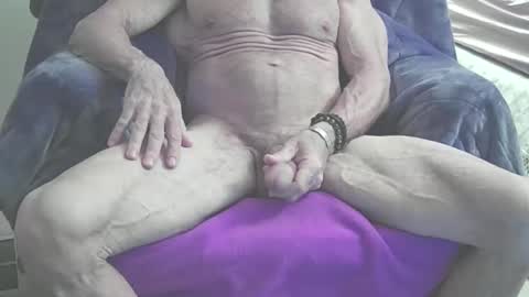 topfortwinks online show from December 1, 4:17 am