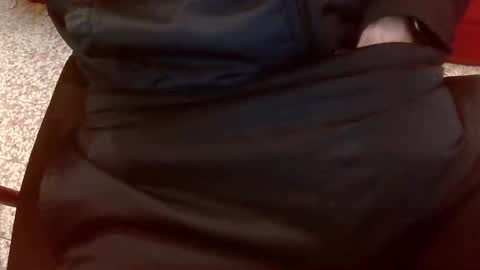 Snapshot of topg84 chatting on December 31, 5:40 pm Topg84 online show from December 31, 5:40 pm