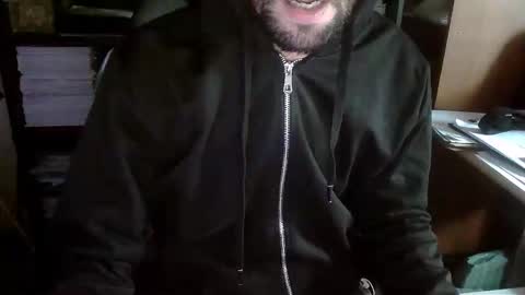 Snapshot of topg84 chatting on October 26, 8:20 am Topg84 online show from October 26, 8:20 am