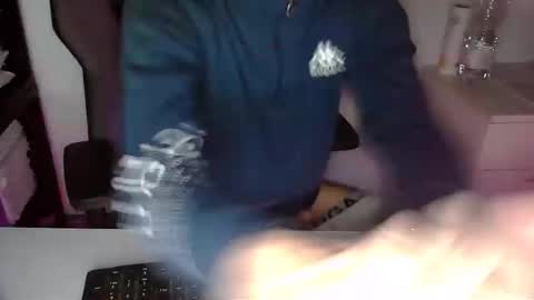 Snapshot of topg84 chatting on November 23, 6:19 pm Topg84 online show from November 23, 6:19 pm