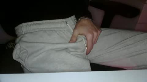 Snapshot of topg84 chatting on December 21, 4:47 pm Topg84 online show from December 21, 4:47 pm