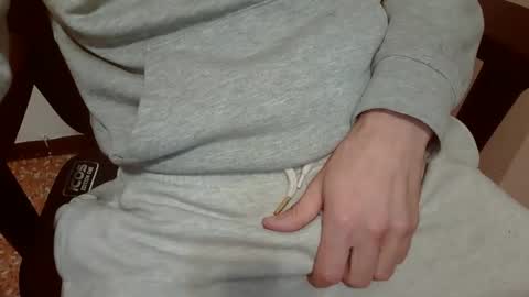 Snapshot of topg84 chatting on February 28, 5:25 pm Topg84 online show from February 28, 5:25 pm